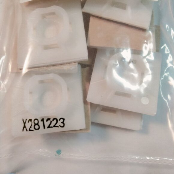 Hyper Tough 1x1 Inch Cable Tie Mounting Bases 25 Pack Self Adhesive Backing - Picture 3 of 4